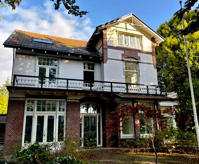 Kantoorvilla nabij station Bussum